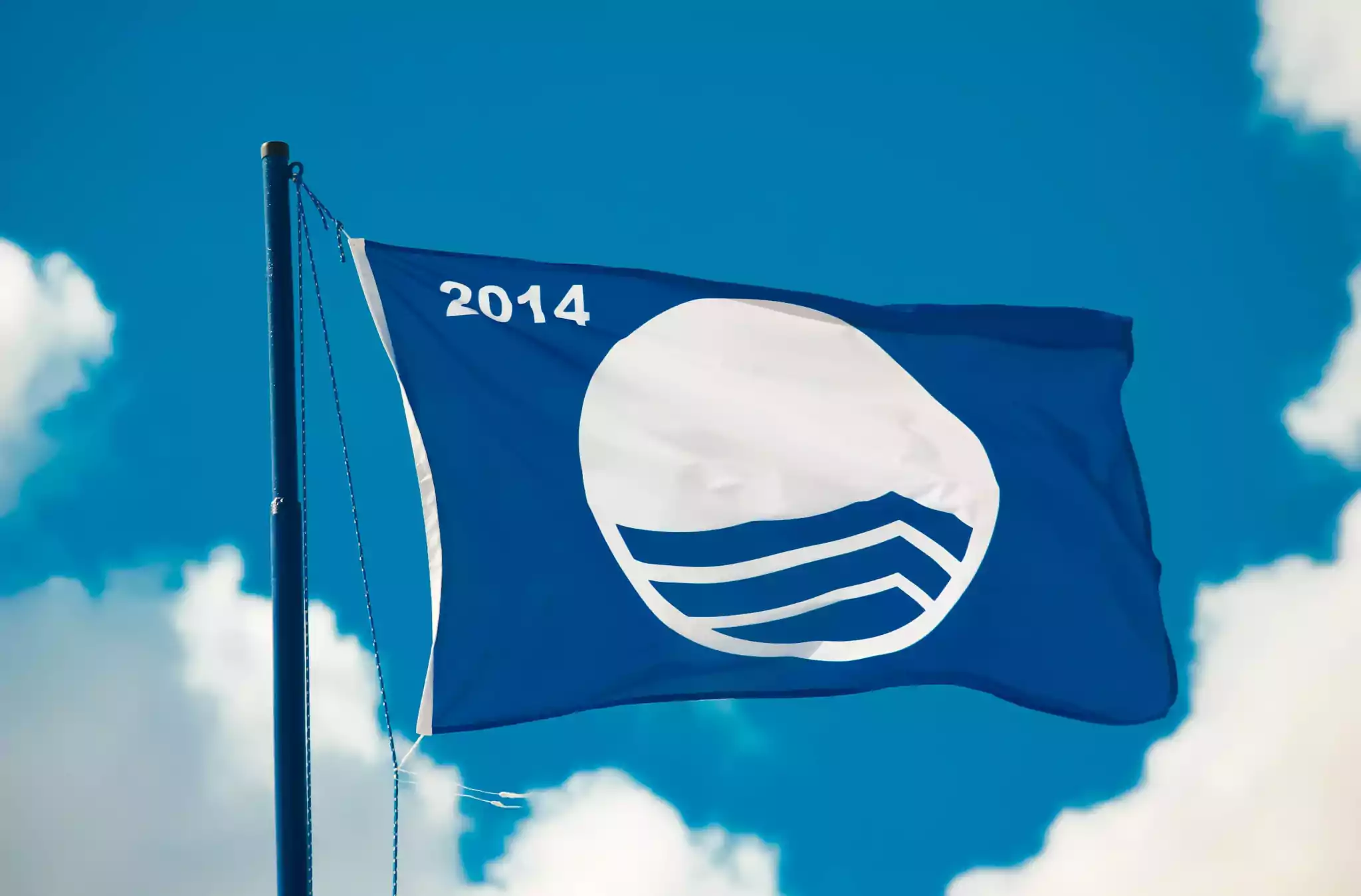 Голубой флаг для пляжа