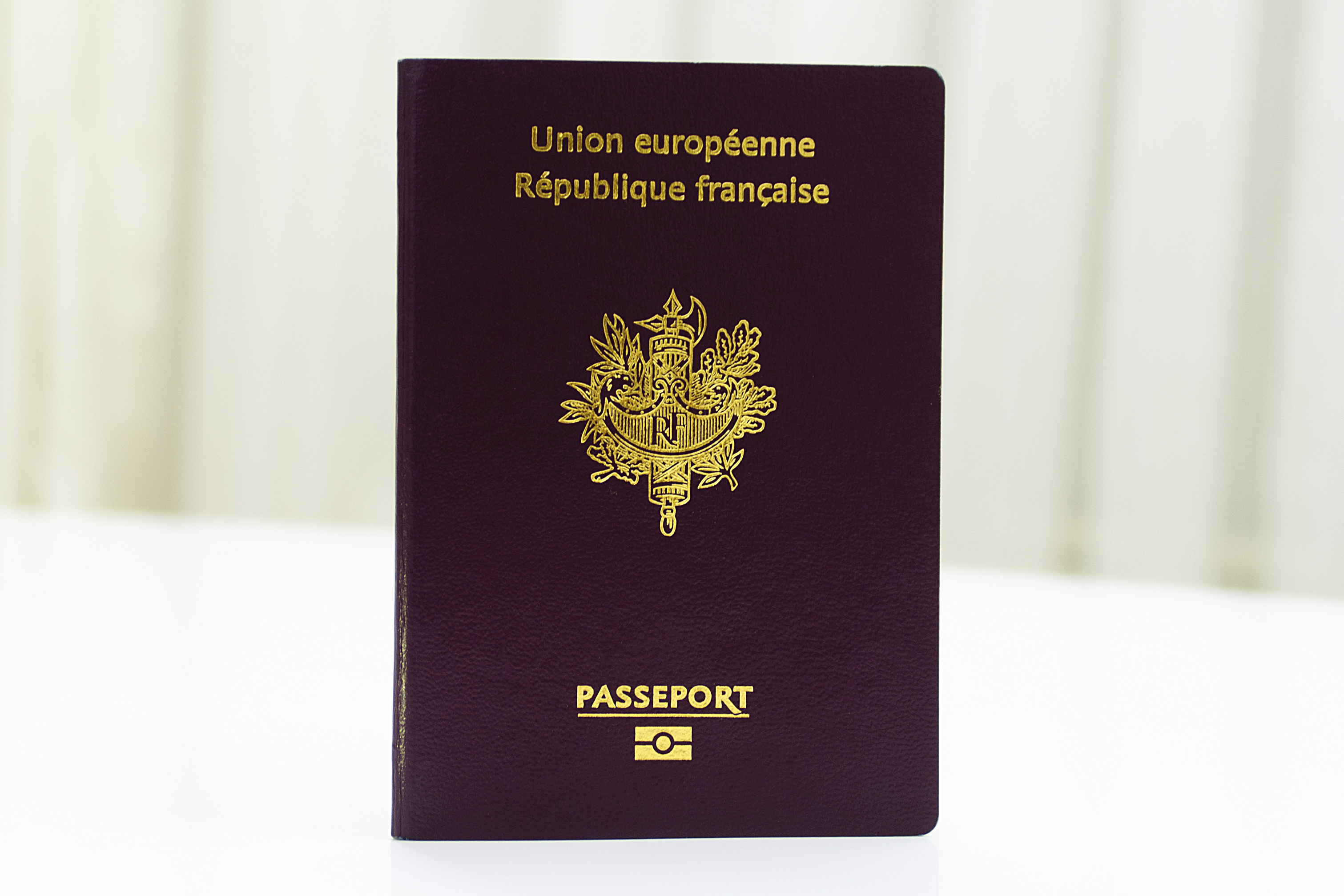Получить французский паспорт